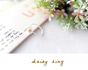 Daisy Flower Ring Size 6