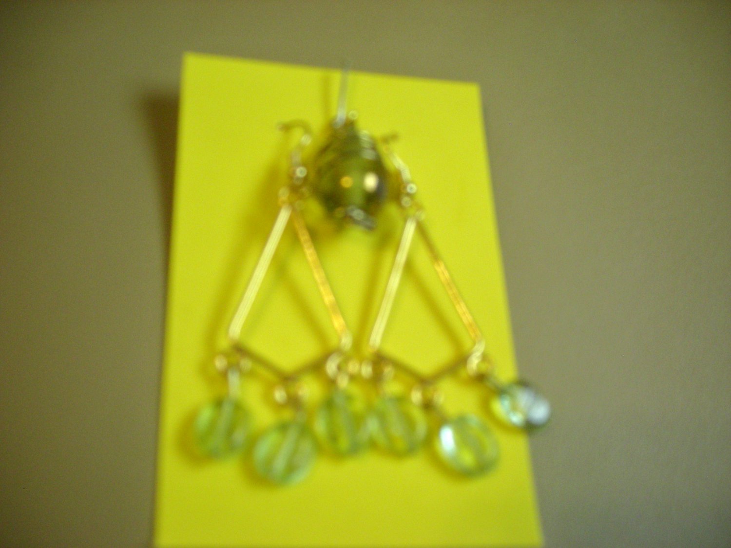 Light green glass beads earring and pendant set
