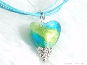 P428 LAMPWORK GLASS BI COLORS HEART PENDANT NECKLACE
