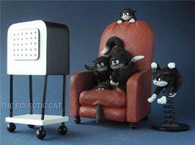 DUBOUT CATS WATCHING SCARY MOVIE CHATS QUELLE HORREUR! STATUE SCULPTURE FRANCE