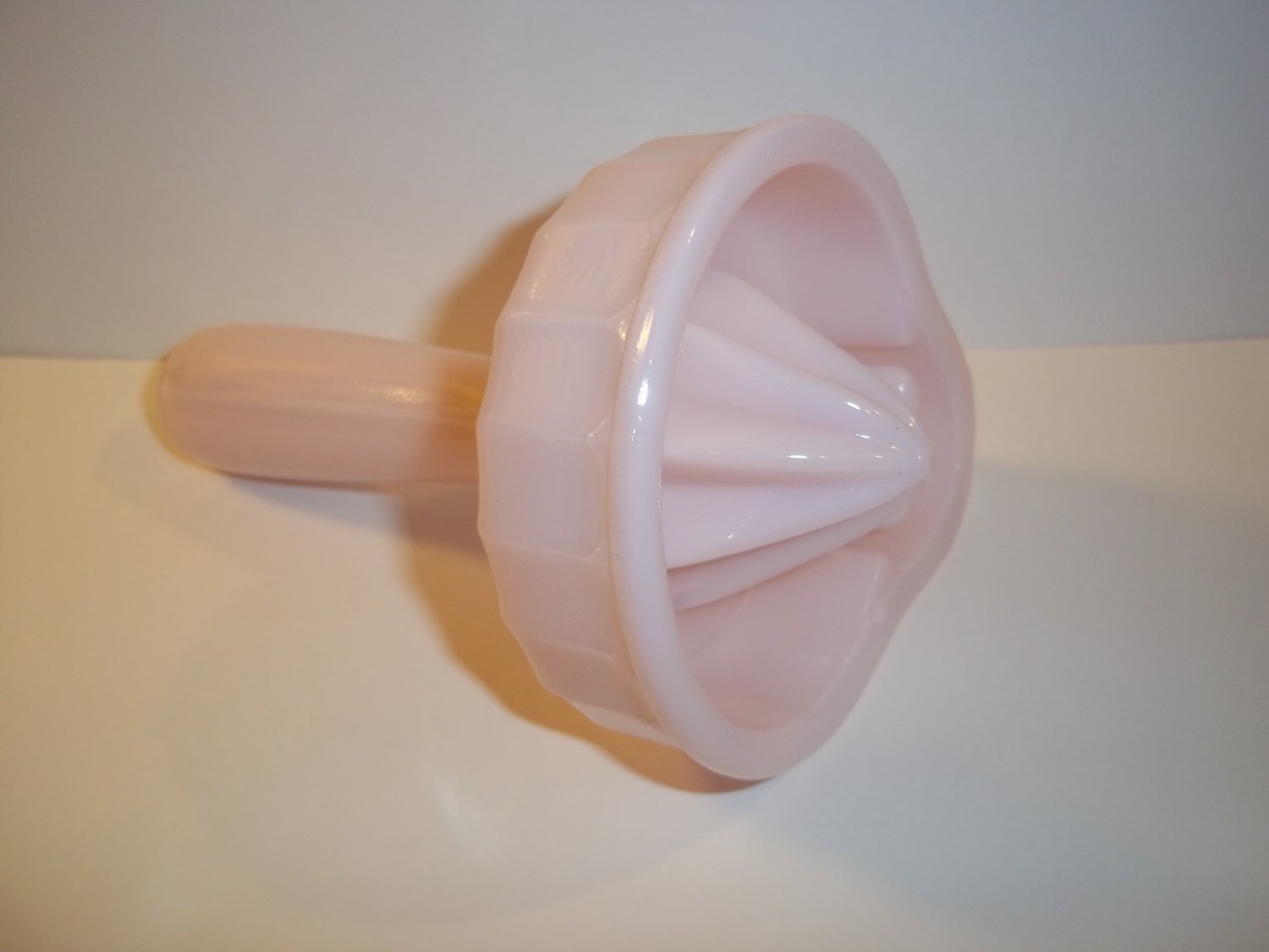 Mosser Glass PINK OPAQUE HAND-HELD RETRO Lemon Lime JUICER REAMER Made In USA!