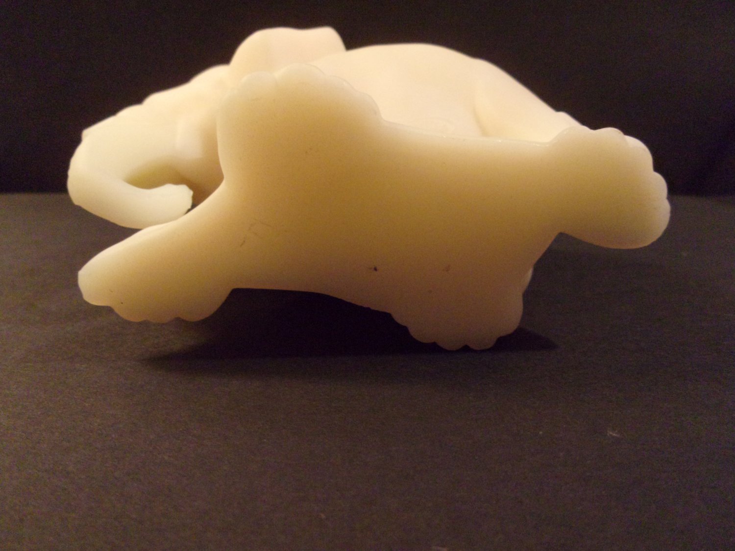 fenton elephant figurine