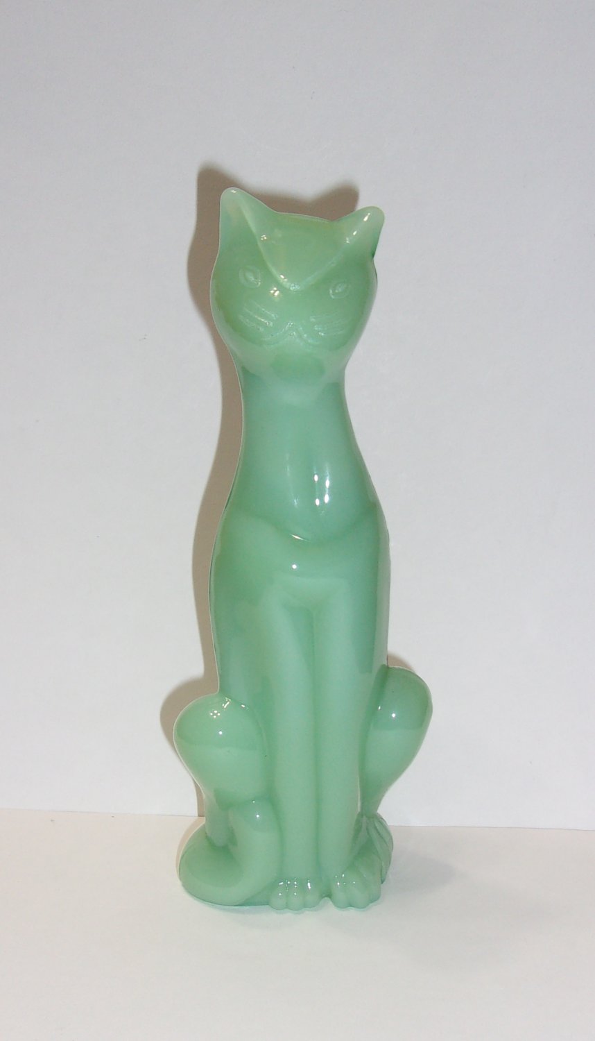 Viking Mold Epic Line Jadeite Jade Green Glass Sitting Cat Figurine Mosser Made USA