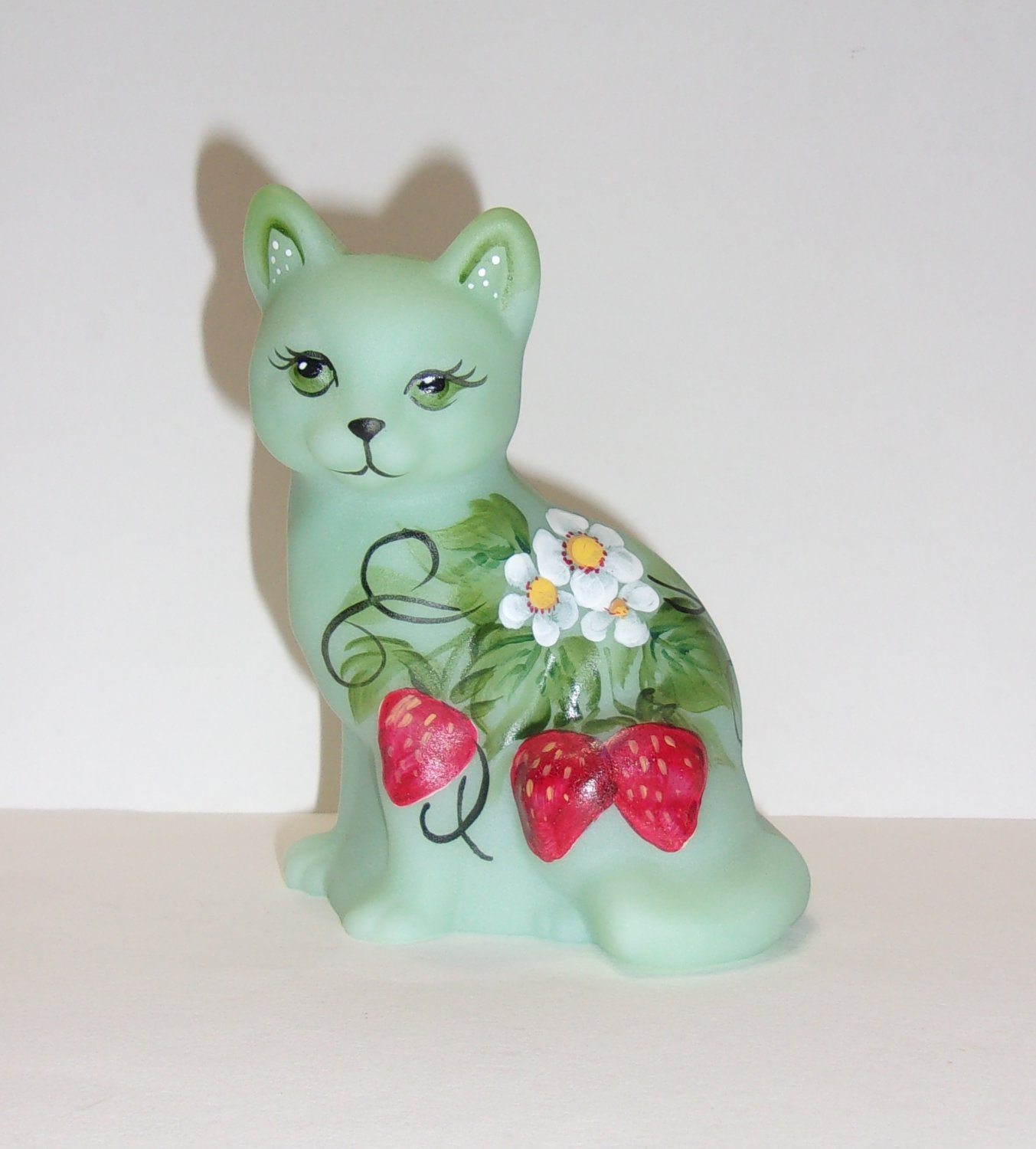 Fenton Glass Jadeite Jade Green Strawberry Sitting Cat Ltd Ed Kibbe #17/37