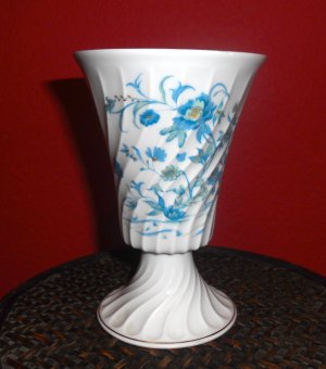LIMOGES HAVILAND MARIE LOUSE BUD VASE . HANDPAINTED