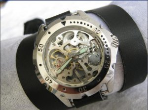 Handmade Unisex Steampunk Mechanical watch with a lovely skeleton pattern WORLDWIDE FREE SHIPPING