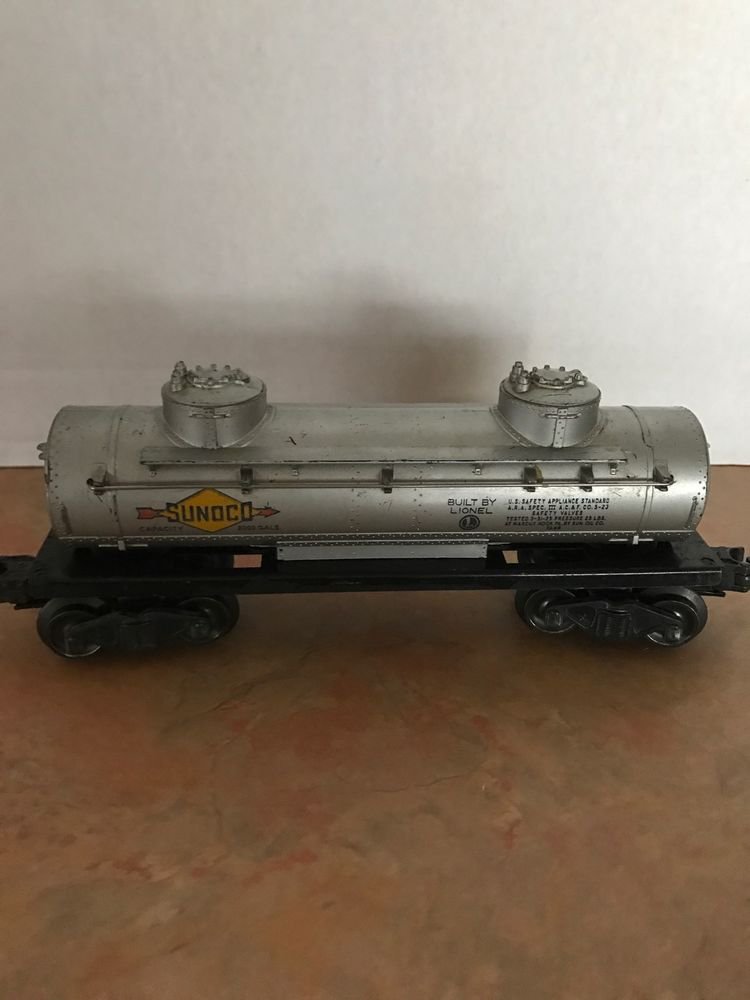 Lionel 6465 O scale Sunoco Dual Dome tank car Post War