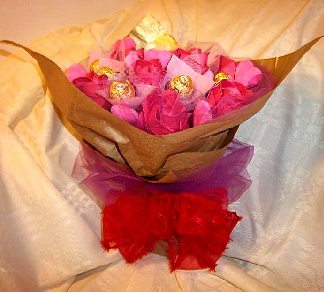 Origami Paper Rose Chocolate and Pink Heart Bouquet Anniversary Birthday Valentine Gift
