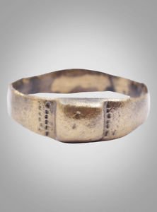 Medieval Woman's Wedding  Ring C.13th-15th Century Size 9  (18.6mm)(BRR942)