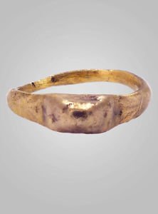Medieval Woman's Wedding  Ring C.13th-15th Century Size 8  (18.8mm)(BRR437)