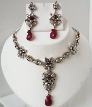 STUDIO DESIGNER VICTORIAN STYLE ANTIQUE FINISH CZ RUBY NECKLACE EARRING SET y31