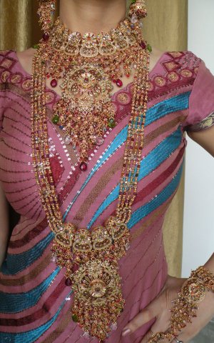 DESIGNER GENUINE POLKI 8 PC SEMIPRECIOUS STONE HEAVY BRIDAL JEWELRY NECKALCE SET