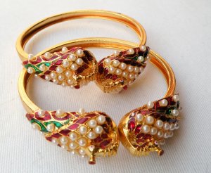 INDIAN POLKI DESIGNER GOLD FINISH PEACOCK PEARL MEENA BANGLE BRACELET PAIR DJ162