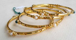 VERY BEAUTIFUL INDIAN POLKI GOLD FINISH PEARL EMERALD BRIDAL BANGLE 4PC 2.4 VB12