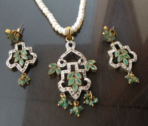Antique Sterling Silver Style Gemstone Pendant Set with earring SIG51E