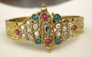1PC INDIAN ANTIQUE FINISH CZ RUBY EMERALD VICTORIAN STYLE BRACELET OPENABLE V268