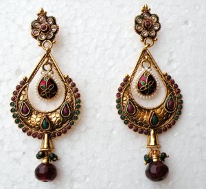 PREMIUM POLKI FASHION GOLDPLATED RUBY EMERALD PEARL HINGED EARRING PAIR VP85