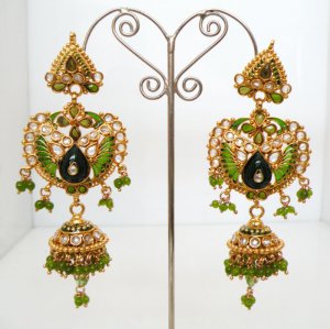 PREMIUM GOLD FINISH PERIDOT GREEN POLKI DANGLE EARRING PAIR