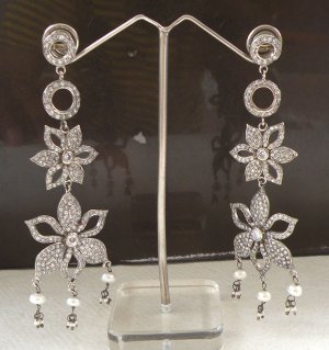 BOLLYWOOD SILVER FINISH VICTORIAN DIAMOND PEARL BEADS ( FA ) EARRING PAIR F19