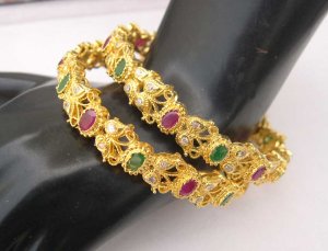 VERY BEAUTIFUL GENUINE INDIAN GOLD TONE CZ RUBY 2PC BANGLES BRACELET 2.6 VB517