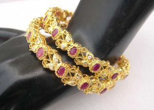 VERY BEAUTIFUL GENUINE INDIAN GOLD TONE CZ RUBY 2PC BANGLES BRACELET 2.8 VB519