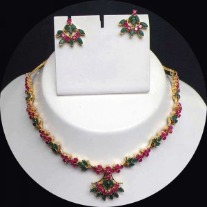 BELLYDANCE DESIGNER   GOLDTONE RUBY EMERALD ERT EHS NECKLACE EARRING  RE194