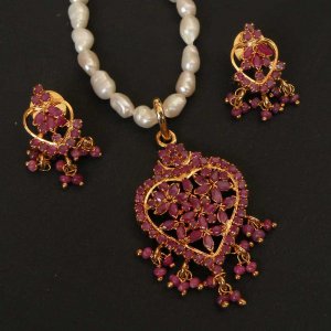 BOLLYWOOD INDIAN BRIDALES EHS JEWELRY  ROYAL RUBY PENDANT EARRING 3P RE171