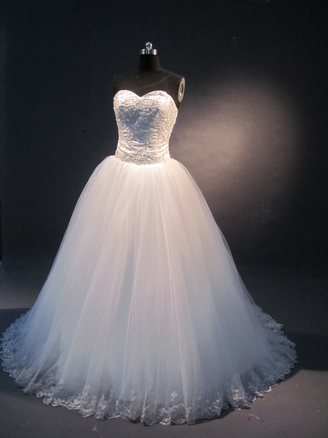 embroidered bodice plain tulle bridal dress IMG1654