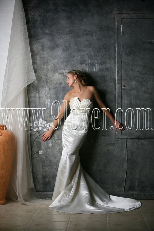 2012 V-Neck Ruche Slim-line simple wedding dress 9lover0004