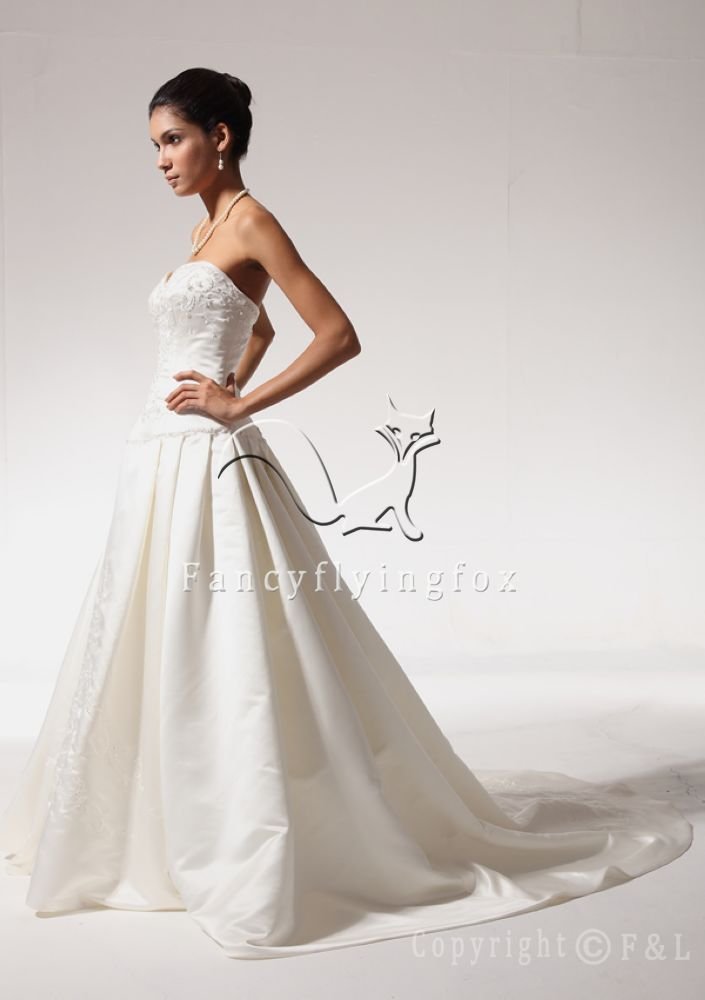 Sweetheart Western Wedding Gown 7WG3103