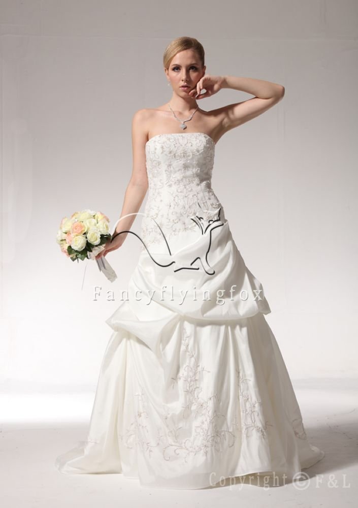 Embroidered Taffeta Cheap Wedding Dress 7NTWG9927