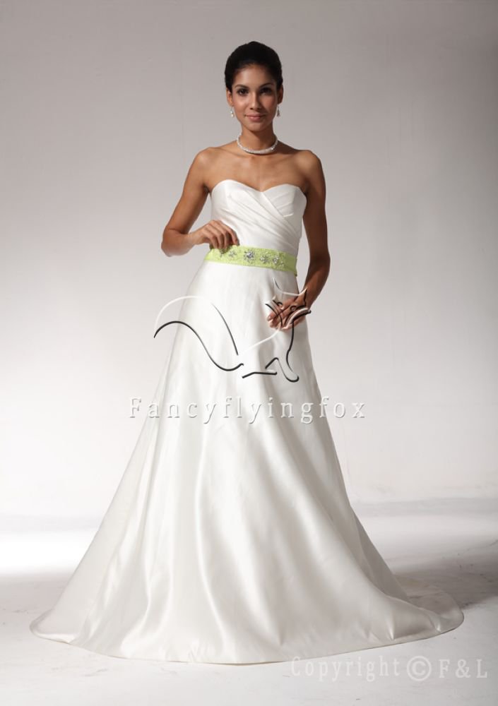 2013 Exquisite Wedding Dress with Waistband YP3344