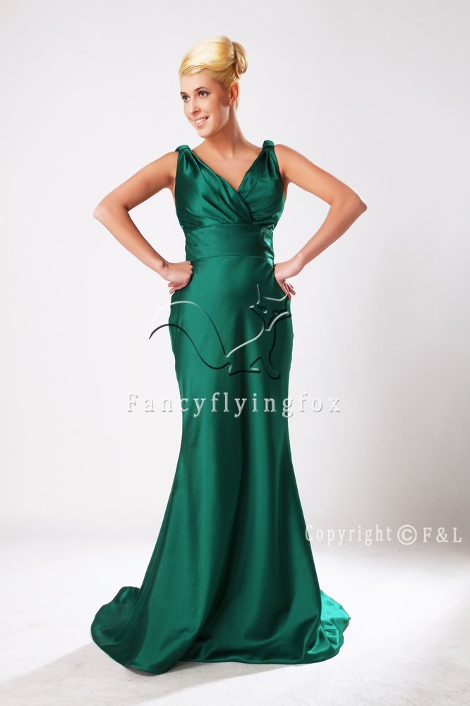 Green Fitted V-Neckline Plus Size Prom Dress 6513