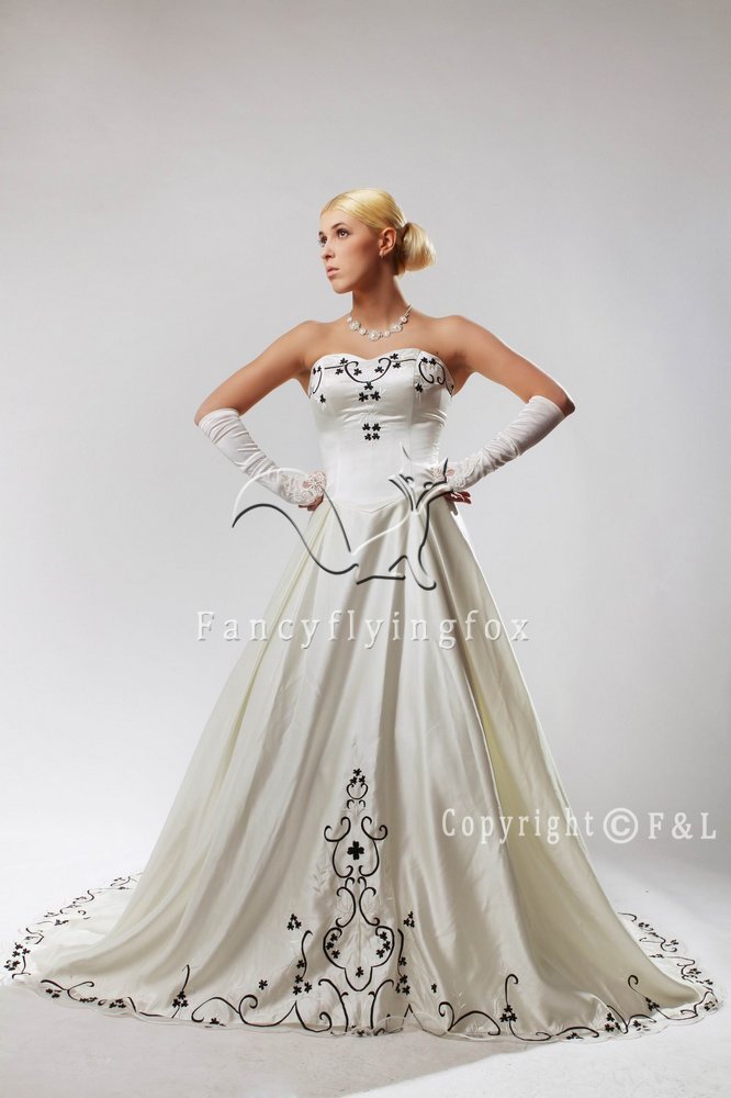 Black Embroidery Plus Size Wedding Dress 2229W