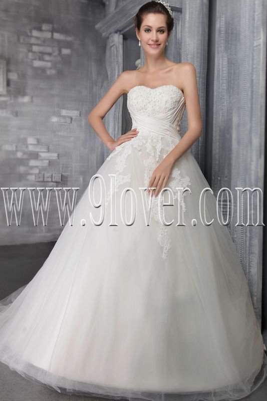 classic sweetheart white tulle ball gown floor length wedding dress with appliques IMG-2570