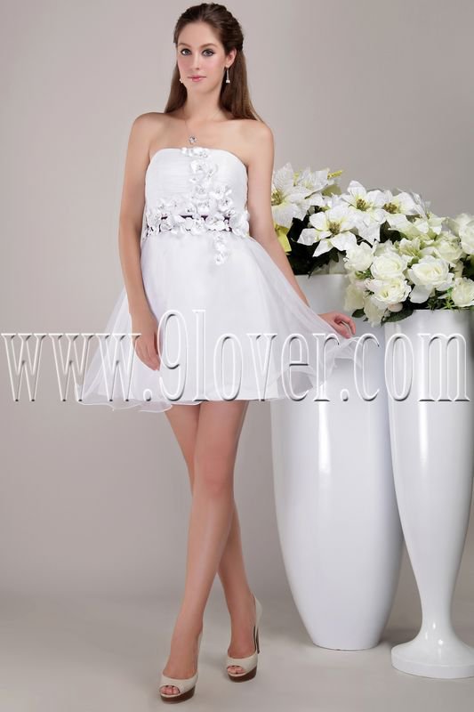 modern and chic tulle strapless a-line mini length wedding dress IMG-4438