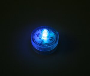 SUBMERSIBLE LED RGB TEA LIGHT CANDLE