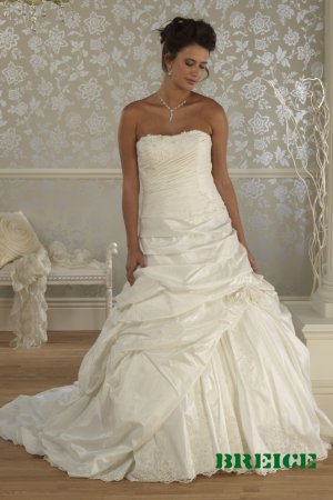 Custom made wedding dresses ADW260