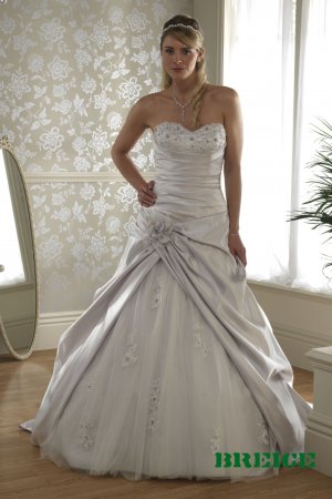 Custom made wedding dresses ADW259