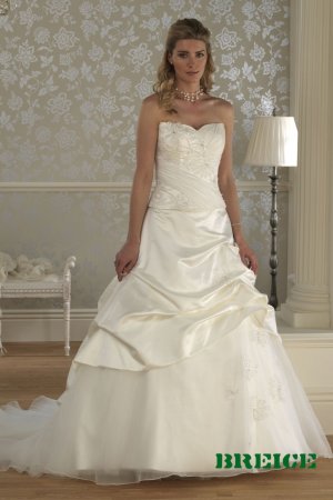 Custom made wedding dresses ADW257