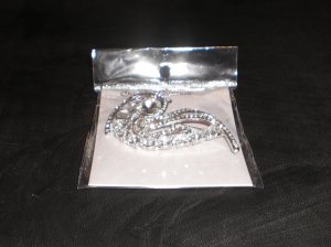 silver pin/brooch