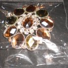gold brooch/pin