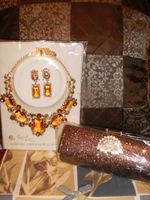 gold/bronze necklace set