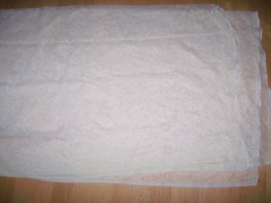 White Vinyl Roses Daisies Table Cloth