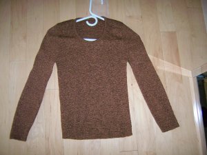 Ladies/Misses Sweater Long Sleeves Size 32 BNK287