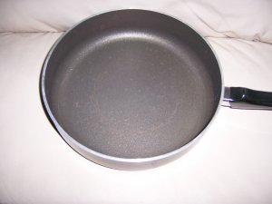 Frying Pan 10" Teflon Coated BNK336