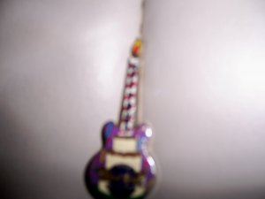 Hard Rock Pin Memorial Guitar  BNK373