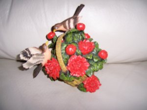Two Wrens In Basket O flowers BNK385