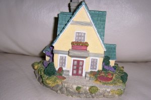 Cottage In Complete Detail BNK388