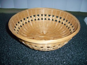 Tan 9"x3" Round Wicker Serve basket BNK398